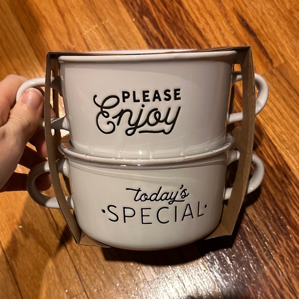 Abode White Ceramic Mugs Set